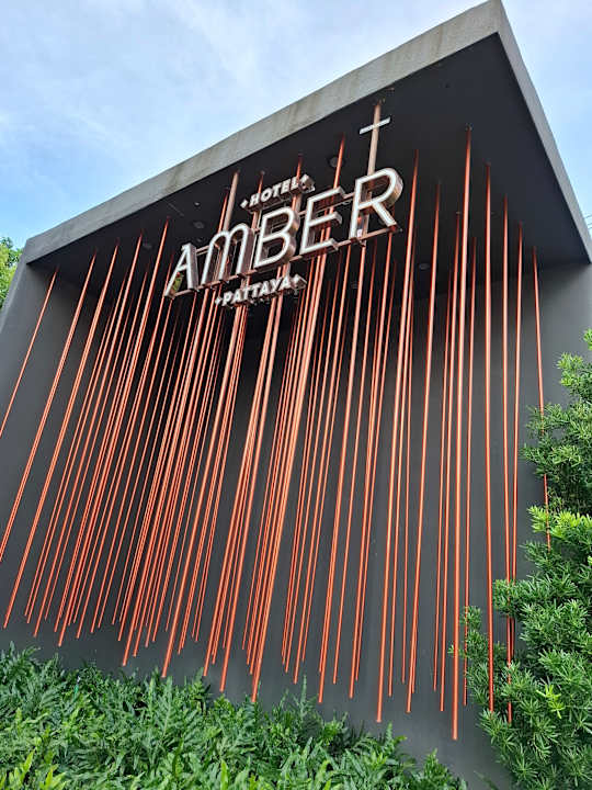 Außenansicht Hotel Amber Pattaya