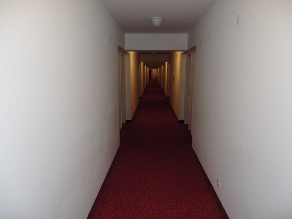 Gang zum Zimmer Hotel Grand Efe