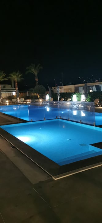 Pool Petousis Hotel & Suites