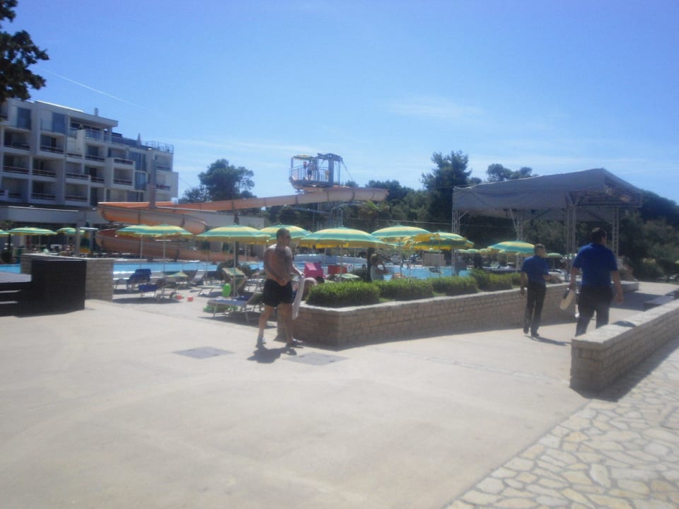 Blick zum Pool mit Rutsche Falkensteiner Club Funimation Borik