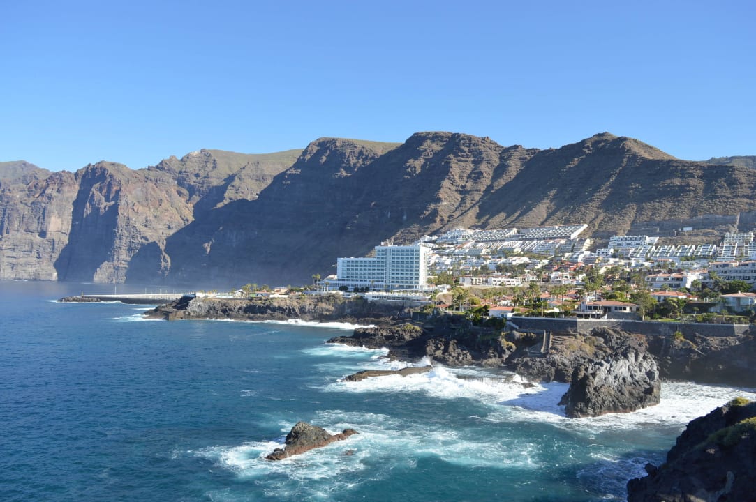 Blick auf Los Gigantes und den Naturpool Barceló Santiago - Adults Only