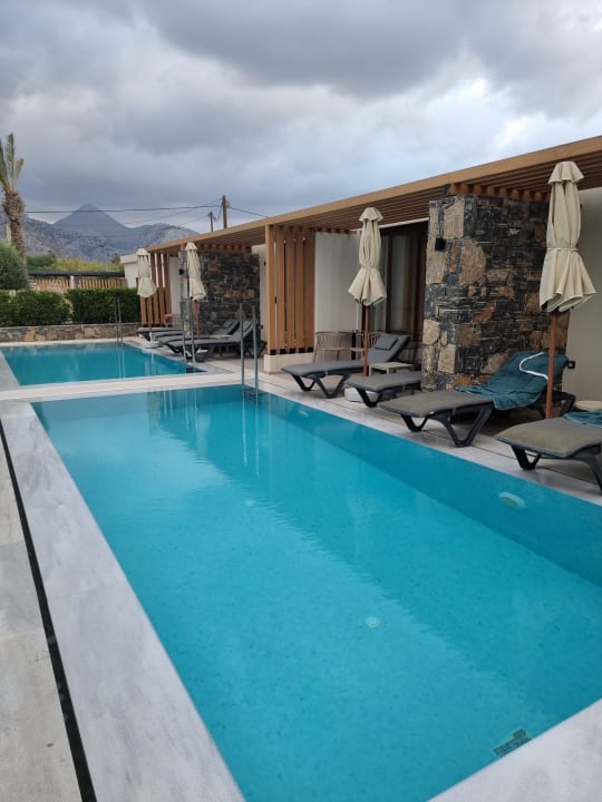 Außenansicht Petousis Hotel & Suites