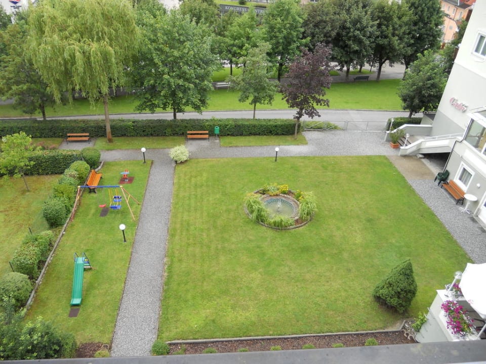 Gartenanlage mit Spielgeräten Hotel Bad Hofgastein