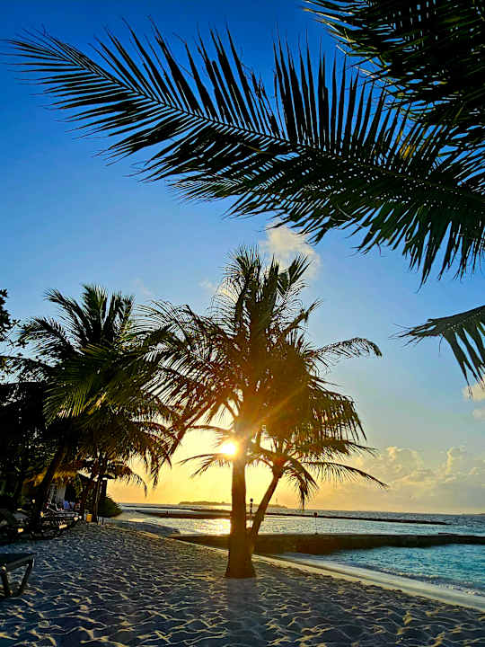 Strand Adaaran Select Meedhupparu Island Resort - Premium All Inclusive