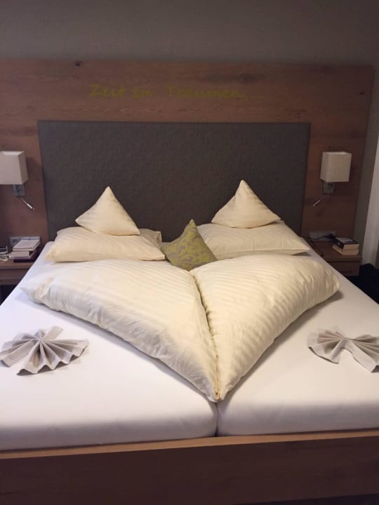 Bett gemacht. Parkhotel Burgmühle