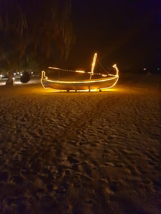 Strand Meeru Maldives Resort Island