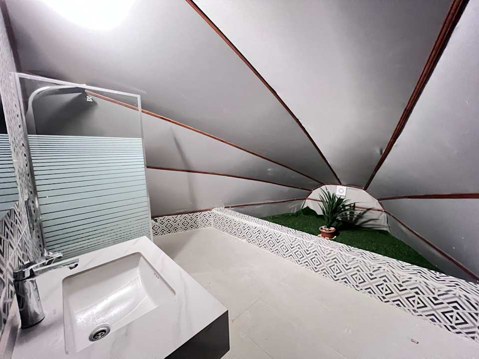 Zimmer Shell Luxury Camp
