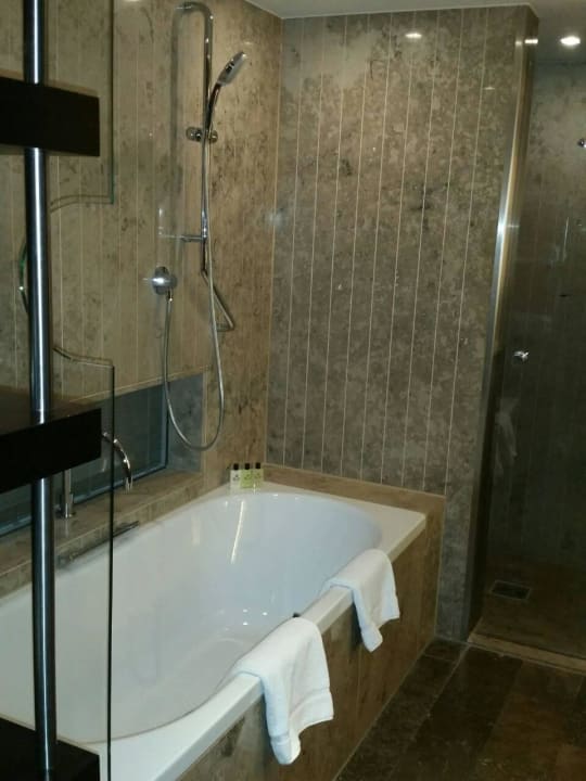 Bad Zimmer 380 InterContinental Berlin