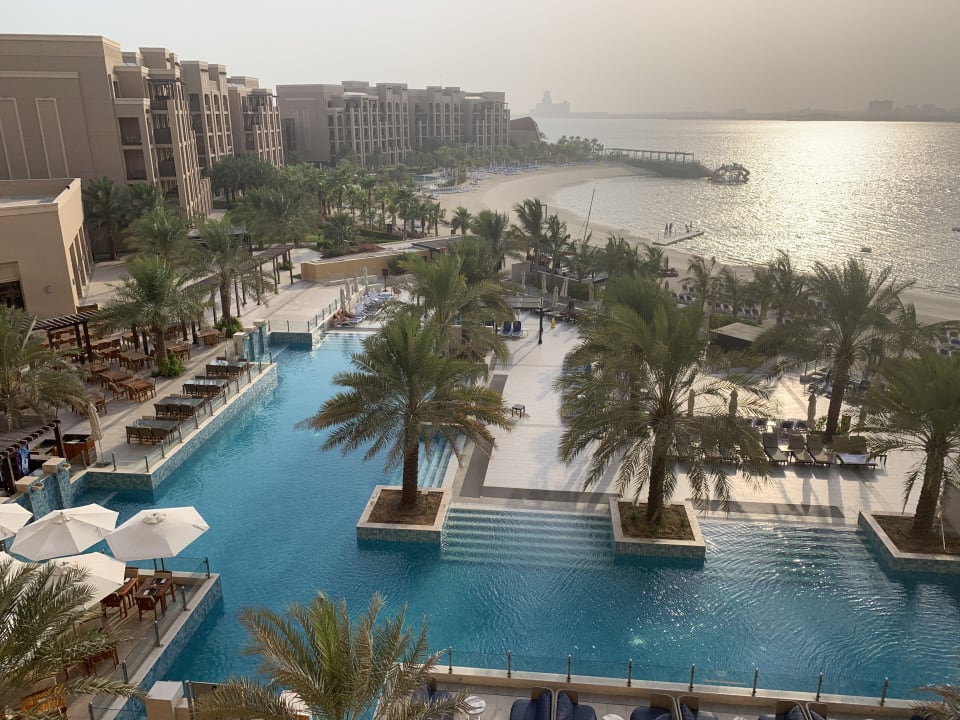 Pool DoubleTree by Hilton Resort & Spa Marjan Island