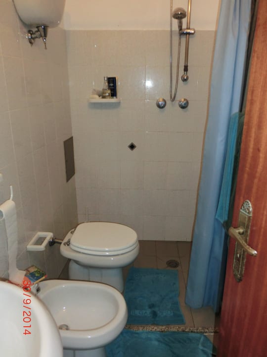 Toilette in der Dusche ;) Hotel Villaggio Il Gabbiano