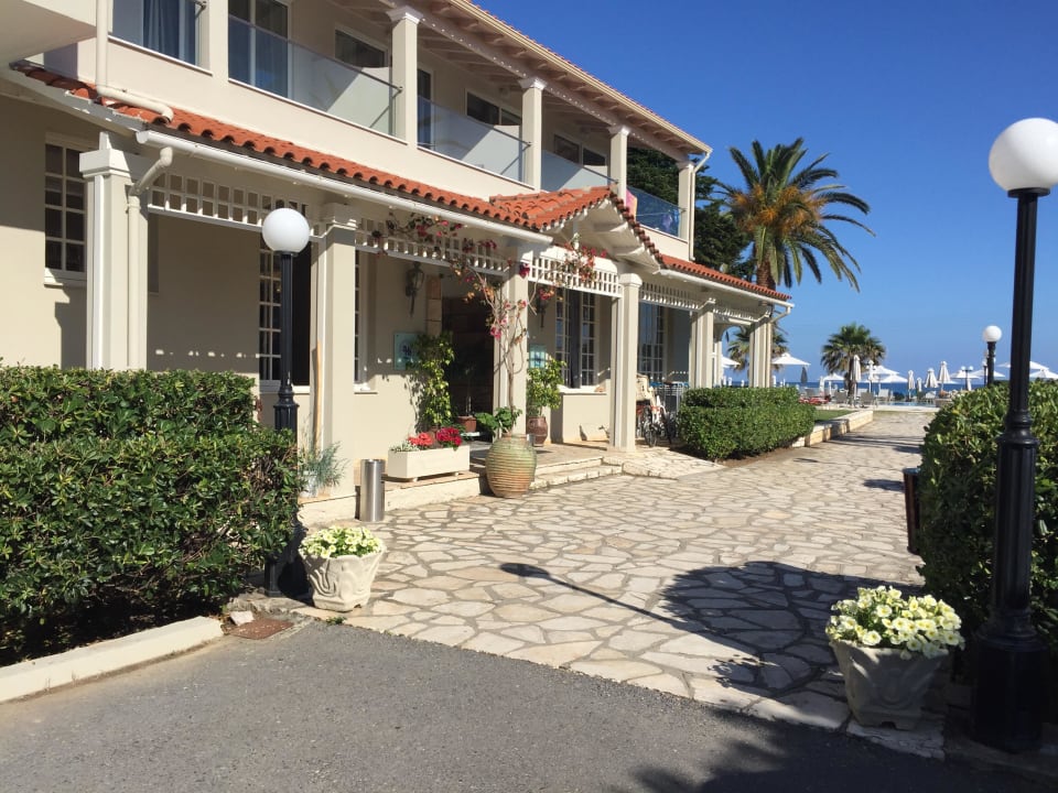 Haupthaus bzw. Rezeption Acharavi Beach Hotel