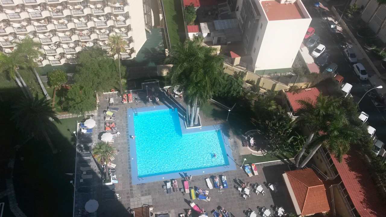 Widok z ostatniego piętra. Be Live Tenerife - Adults only