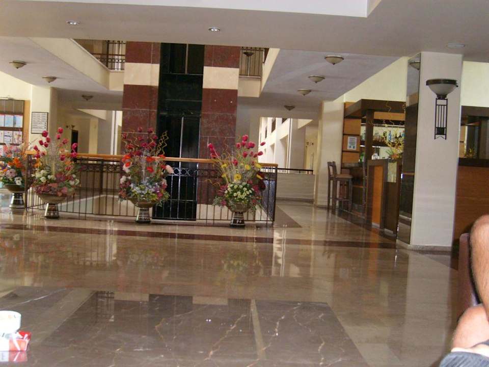 Lobby des Gül Resorts im Haupthaus Armas Gül Beach