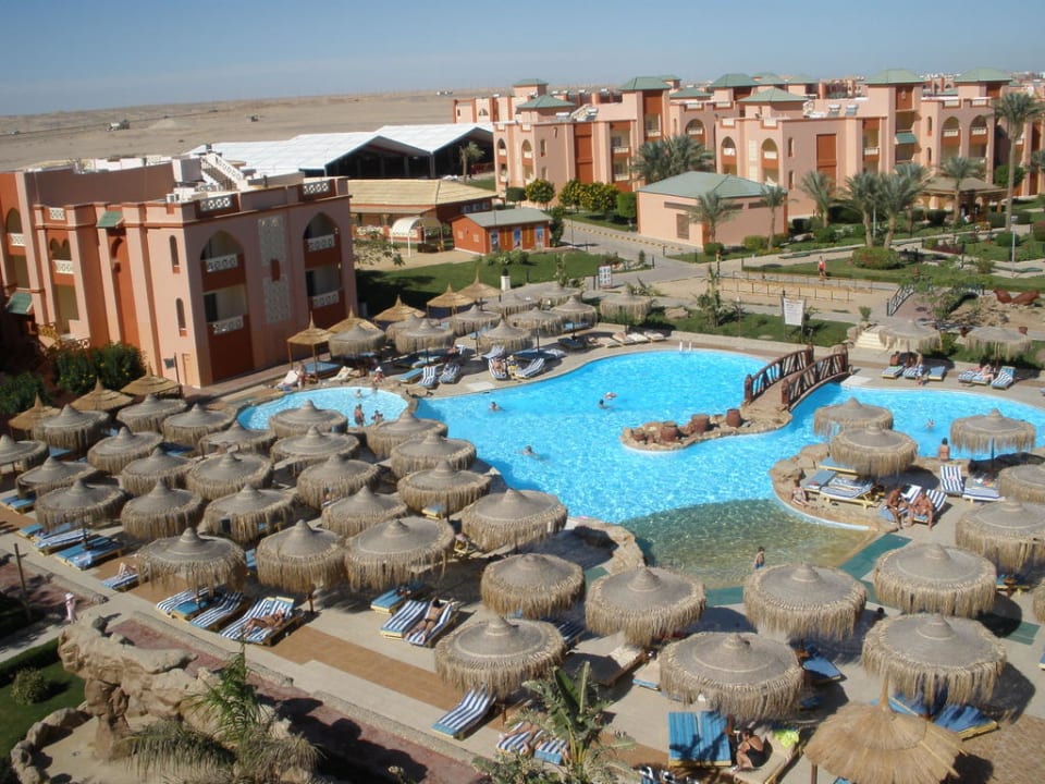 Widok ze zjeżdżalni Pickalbatros Aqua Park Resort - Hurghada