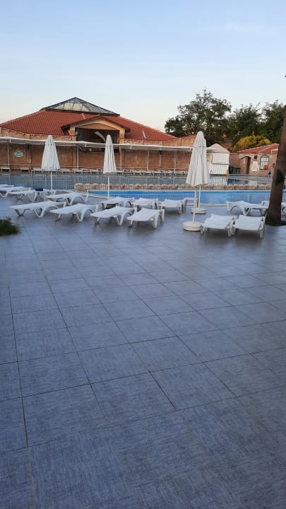 Pool Club Resort Atlantis