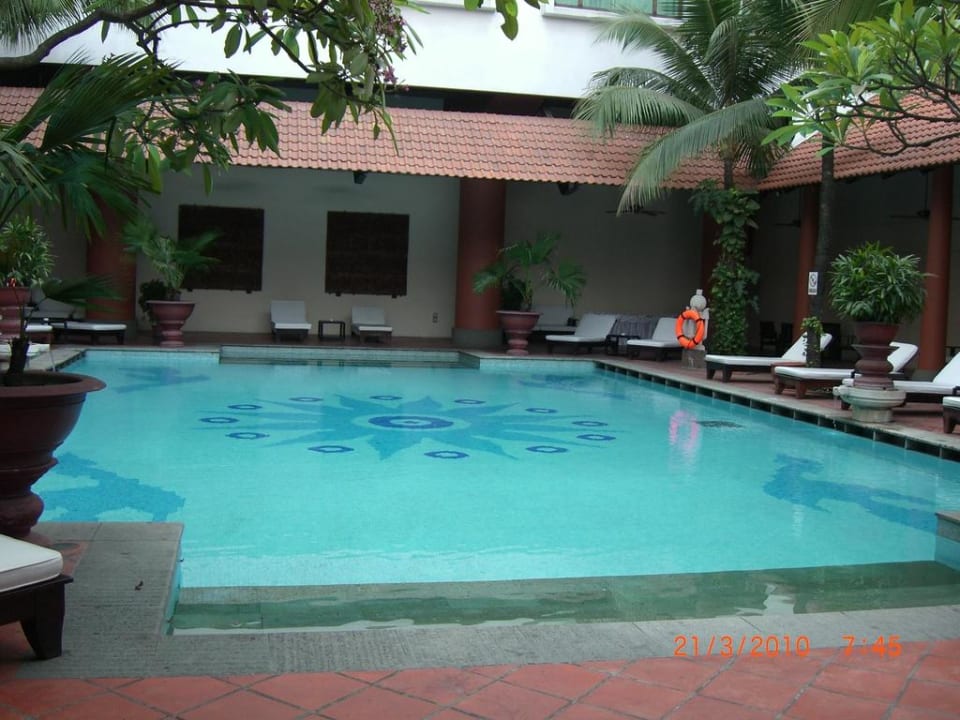 Pool Parkroyal Saigon Hotel