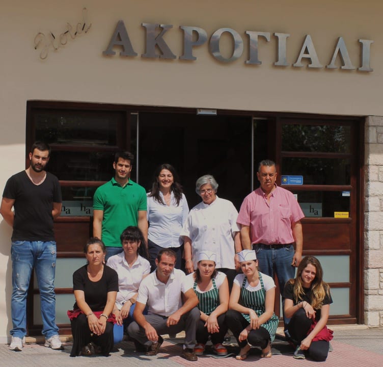Das Team vom Akrogiali Akroyali Hotel & Villas
