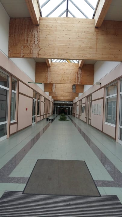 Einkaufscenter Zellwald Hotel