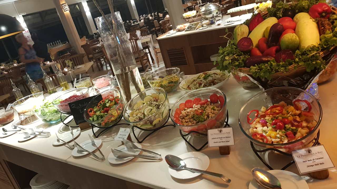 Gastro Le Peninsula Bay Beach Resort & Spa