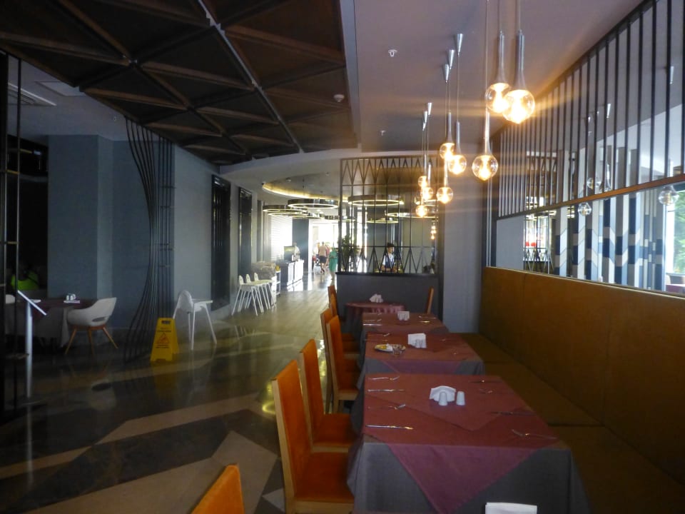 Gastro Saturn Palace Resort Hotel