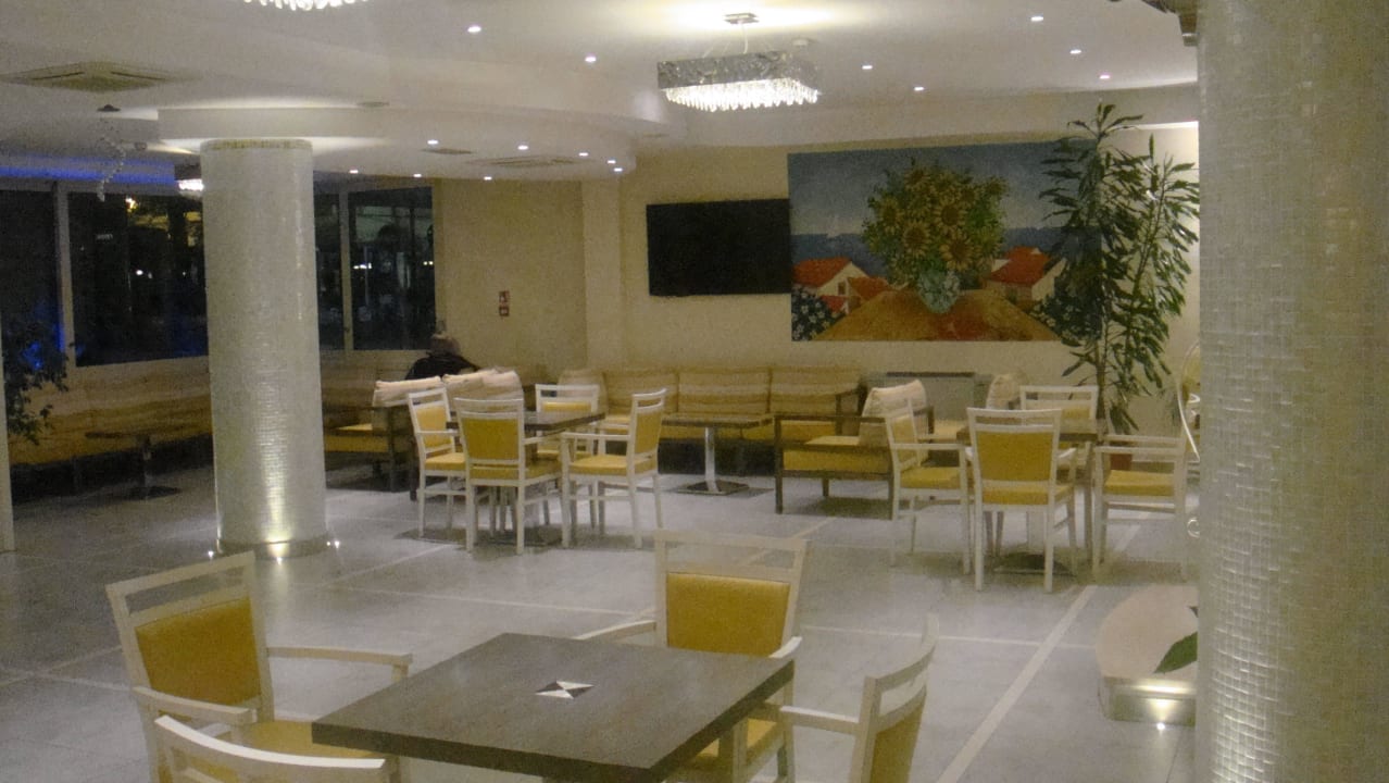 Aufenthaltsbereich Hotel Corallo