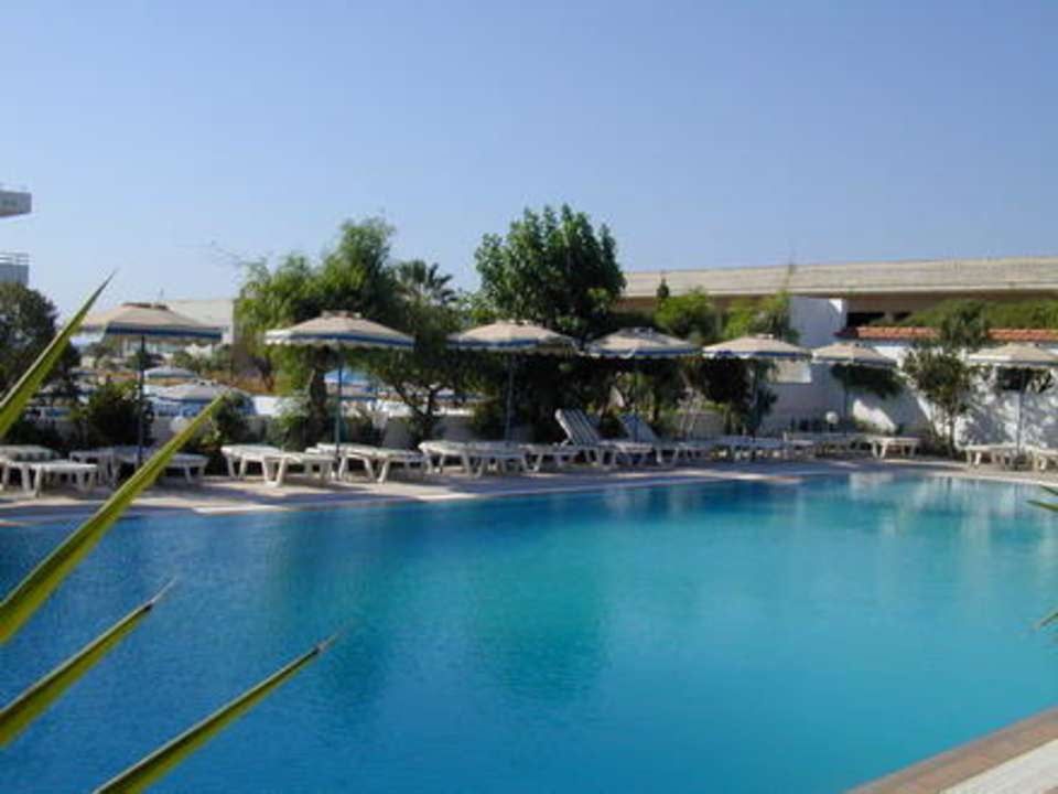 Poolansicht aus Restaurant Hotel Faliraki Bay