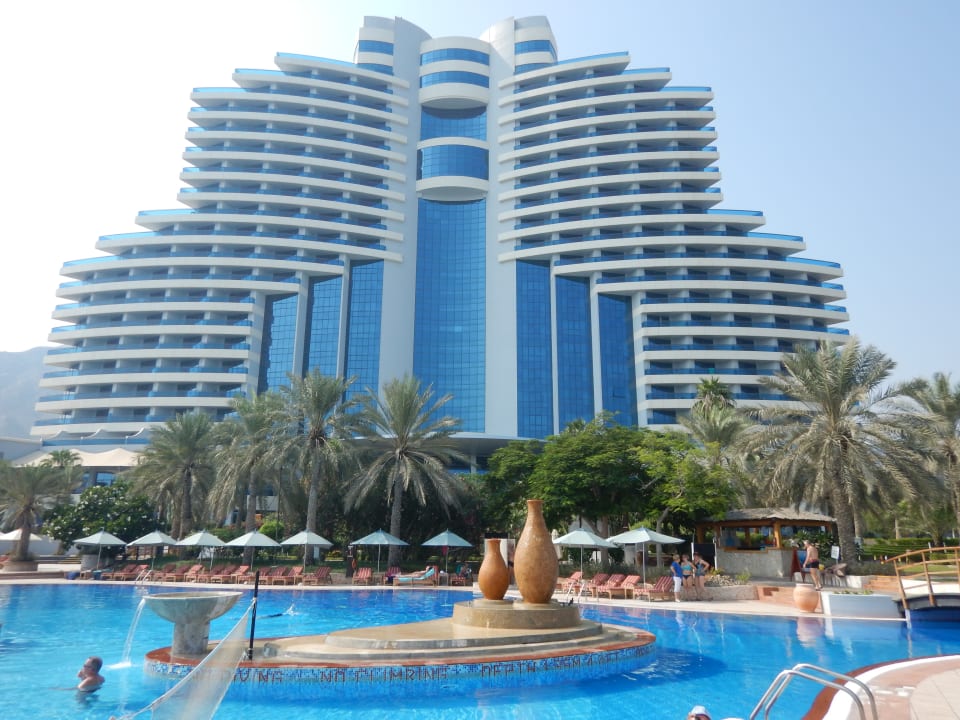 Außenansicht Hotel Le Meridien Al Aqah Beach Resort