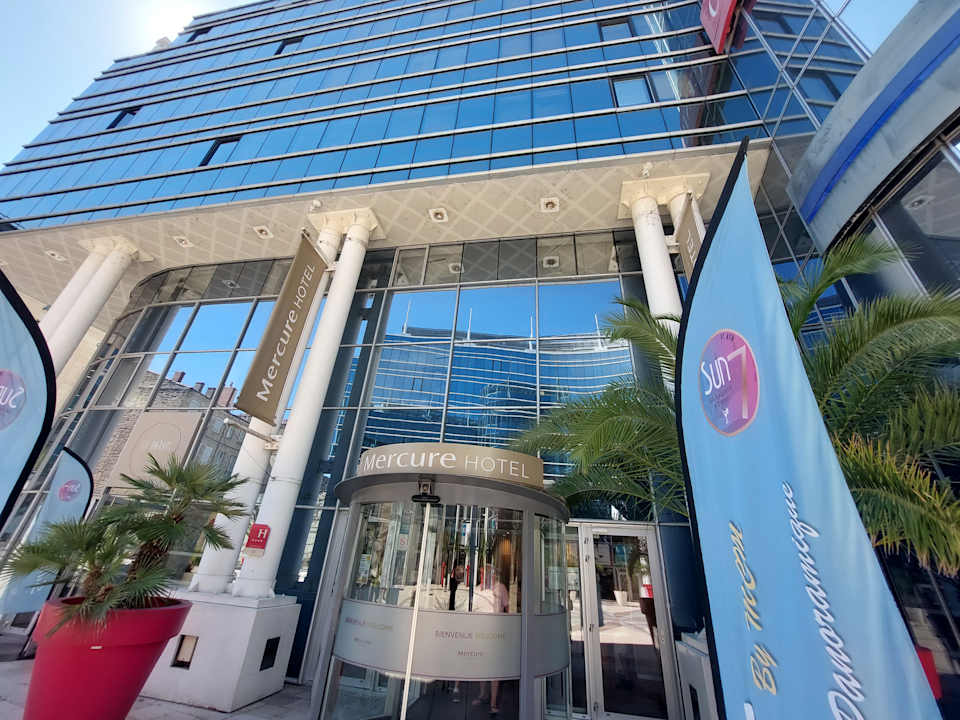 Lobby Mercure Bordeaux Cité Mondiale Centre Ville