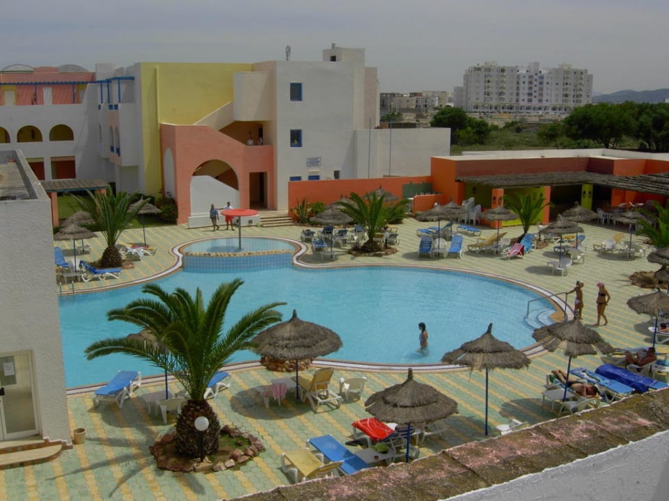 Basen "głośny" Hotel Medi Sea