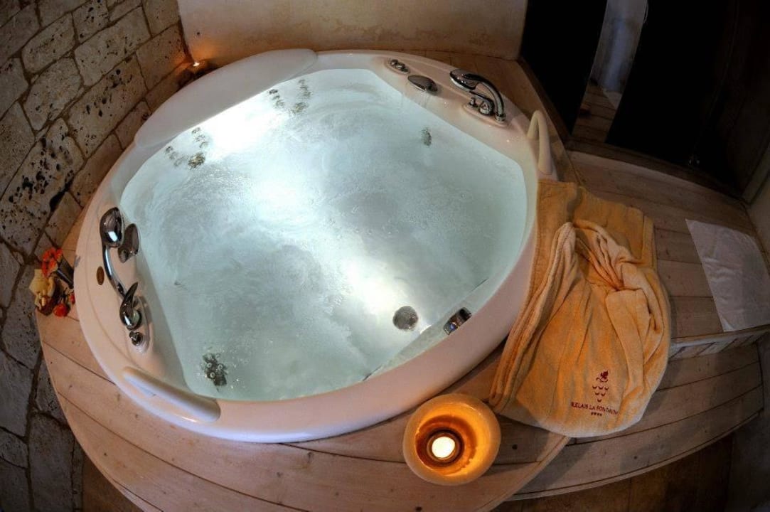 Jacuzzi Lamia Suite Farm House Relais La Fontanina