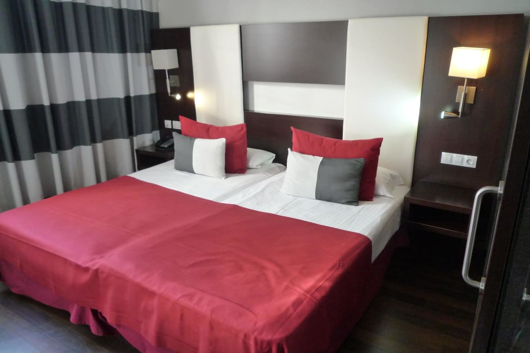 Doppelbett Hotel & Spa Villa Olimpic@ Suites