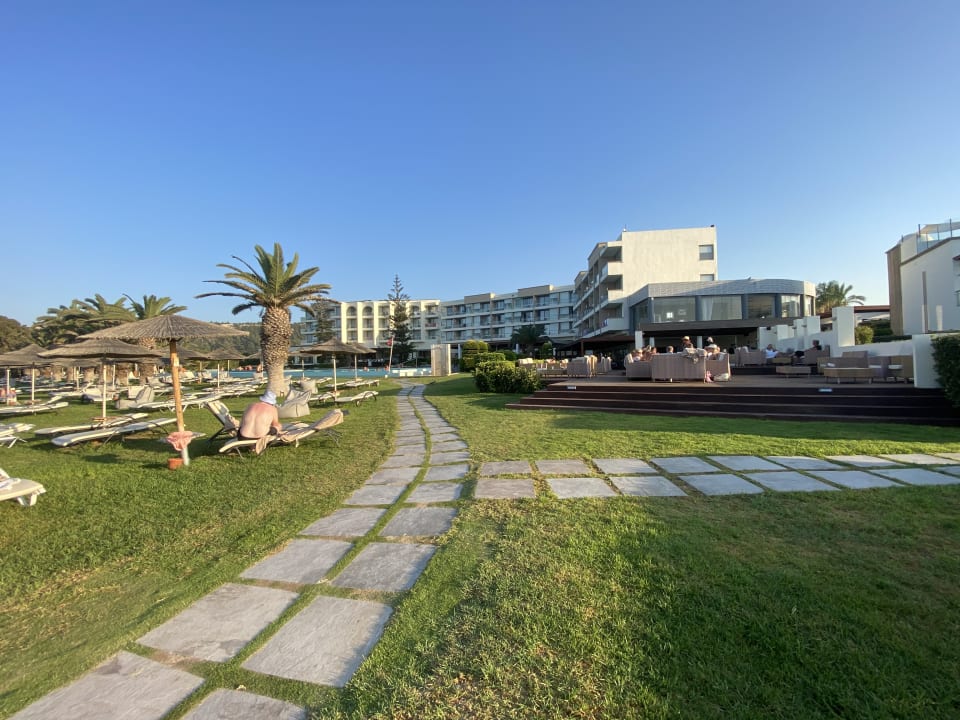 Gartenanlage The Ixian Grand & All Suites