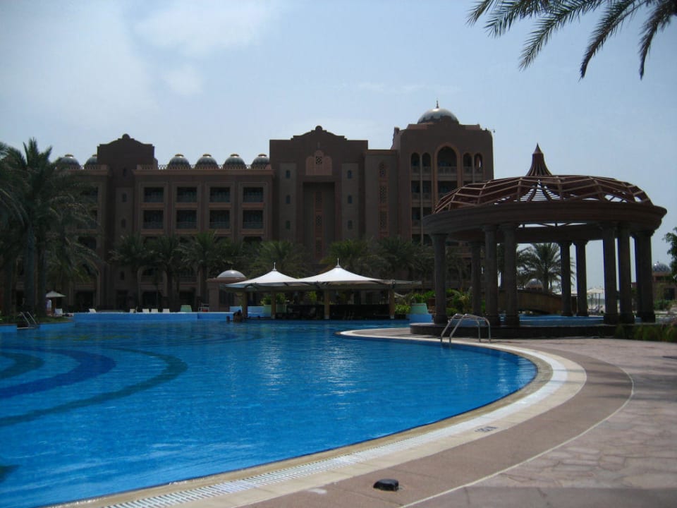 Emirates Palace, Pool am „east wing“ Emirates Palace Mandarin Oriental