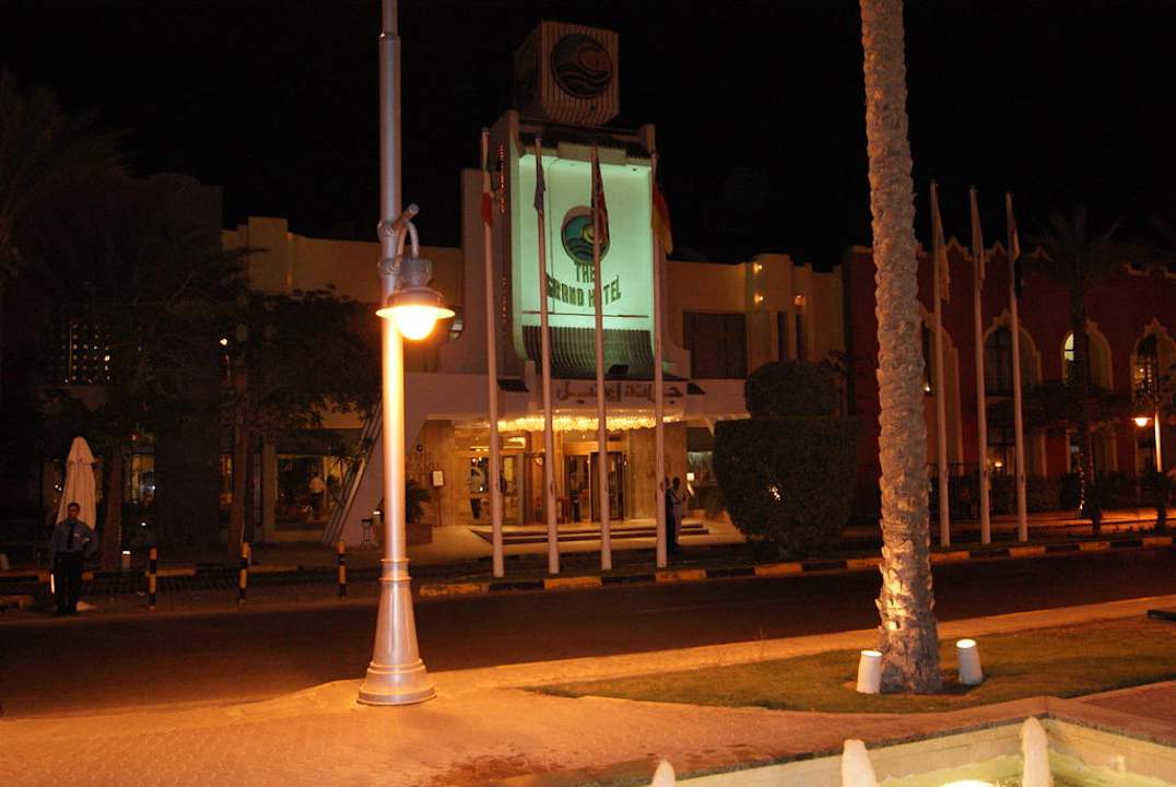 Haupteingang The Grand Hotel Hurghada