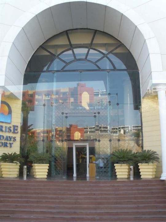 Центральный вход SUNRISE Holidays Resort (Adults Only)