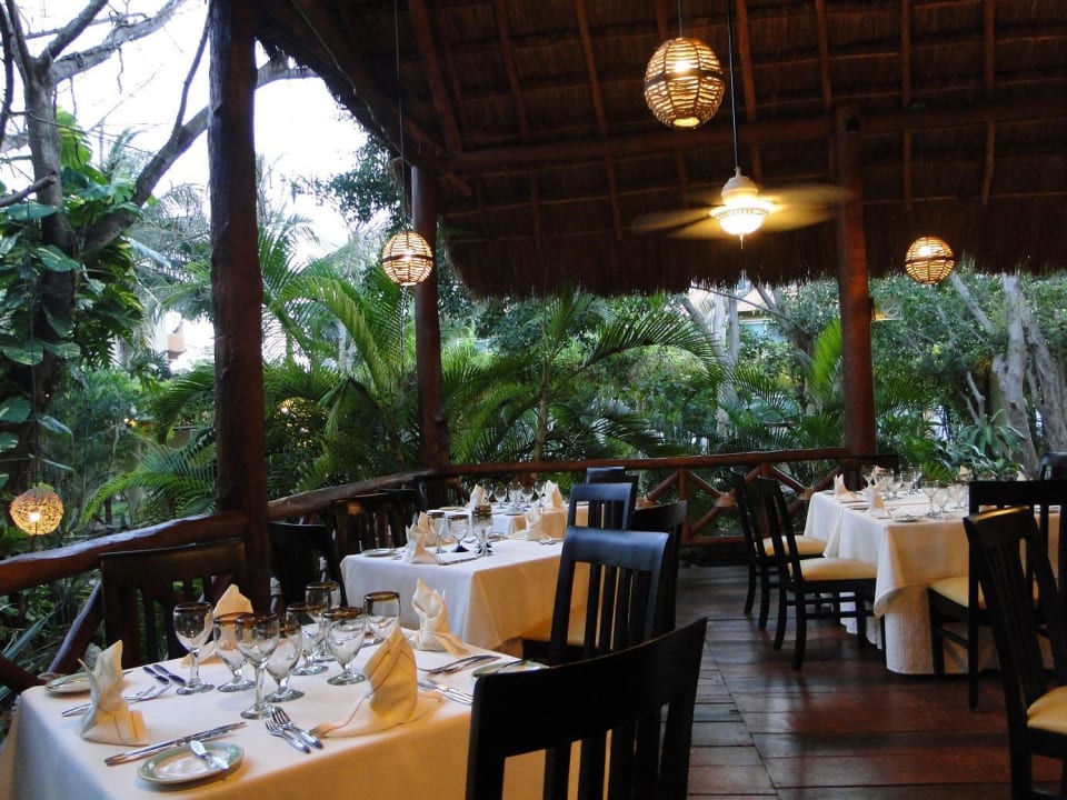 Restaurant Maya Viva Azteca by Wyndham - All Inclusive Resort