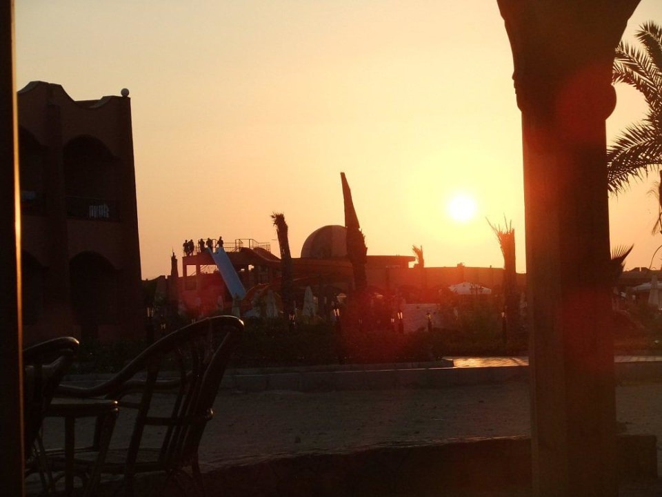 Abendstimmung Three Corners Happy Life Beach Resort