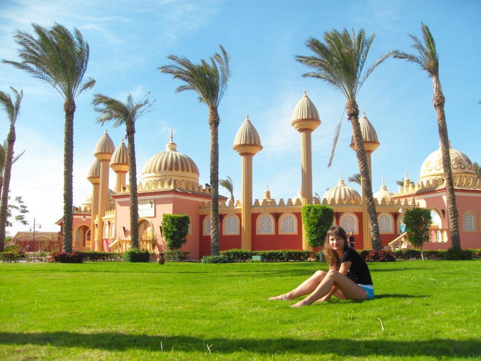 Мини амфи-театр Pickalbatros Alf Leila Wa Leila Resort - Neverland Hurghada