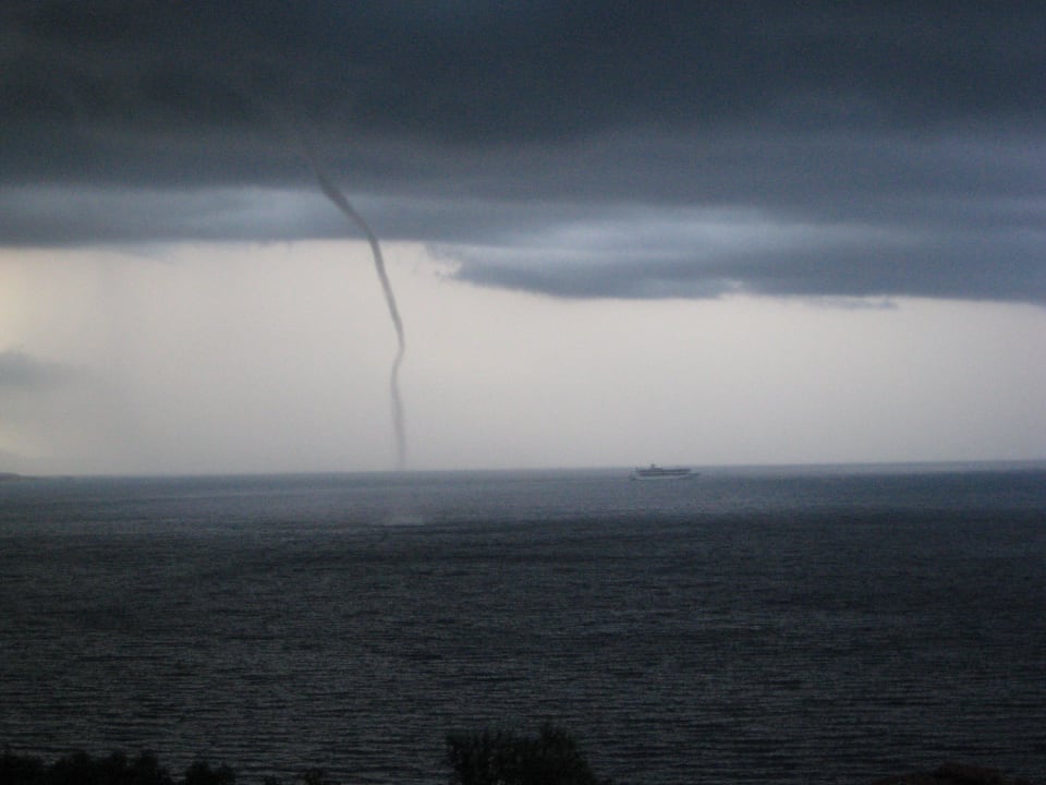 12 Hotel Pantokrator