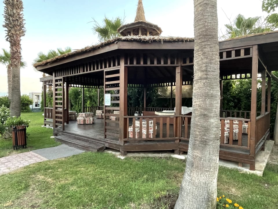 Gastro Saturn Palace Resort Hotel