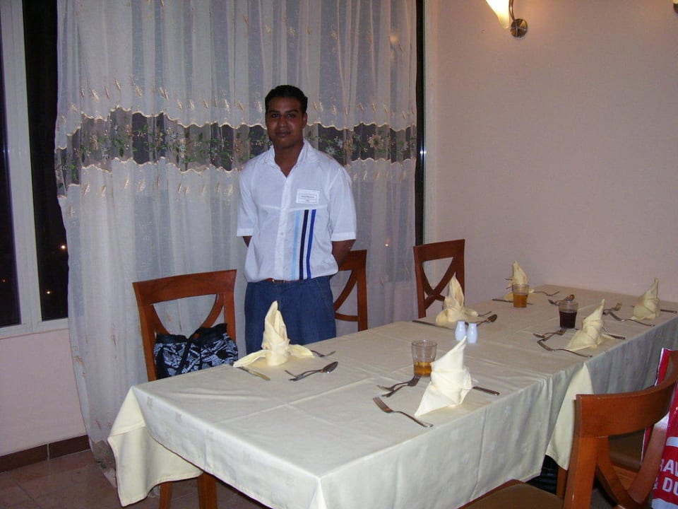 Hamet unser netter Oberkellner Hotel Yara Beach Club