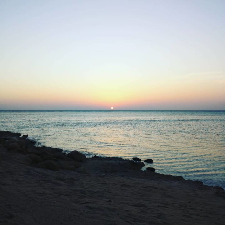 Strand The Breakers Diving & Surfing Lodge