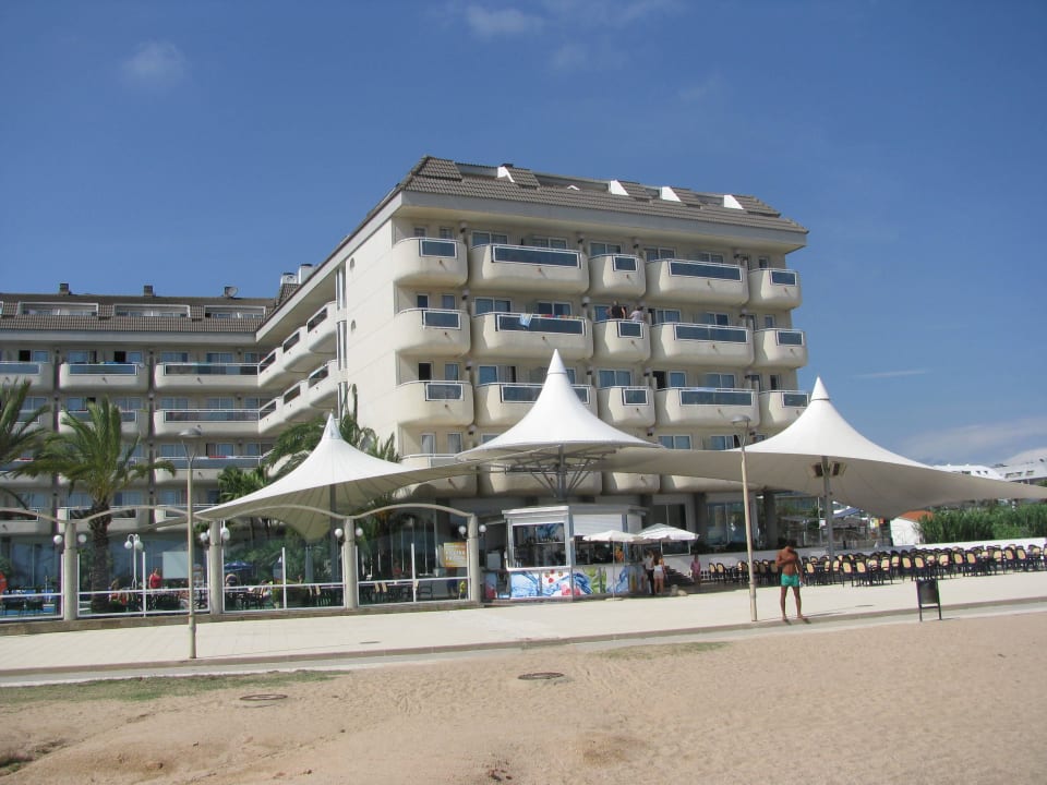 Widok z plaży CAPRICI BEACH HOTEL & SPA