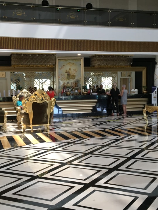 Lobby Mary Hotel Side