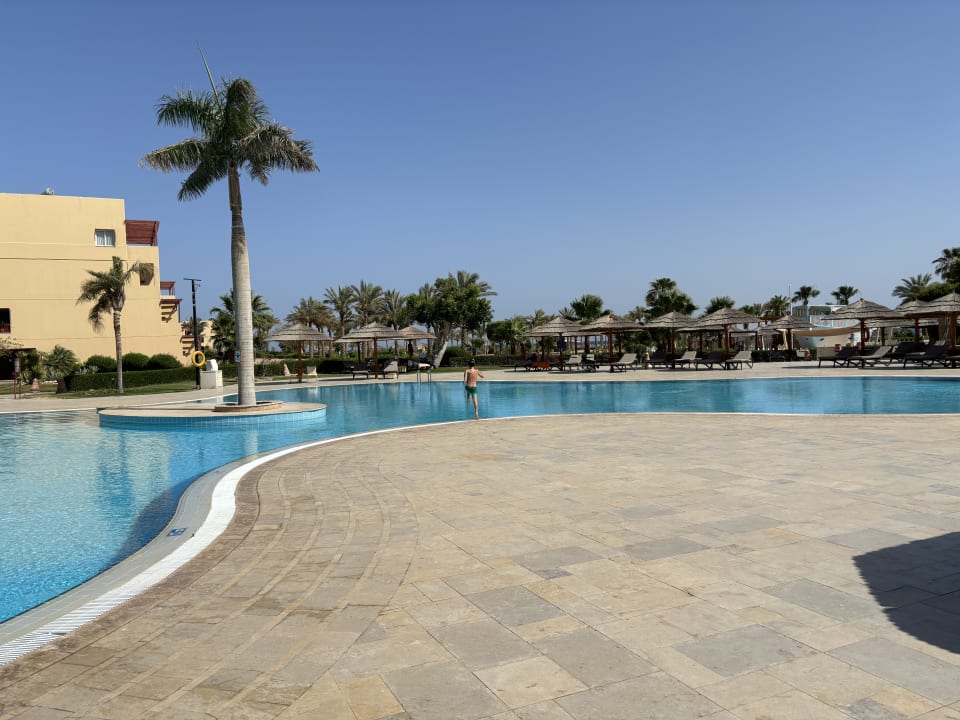 Pool ROBINSON SOMA BAY