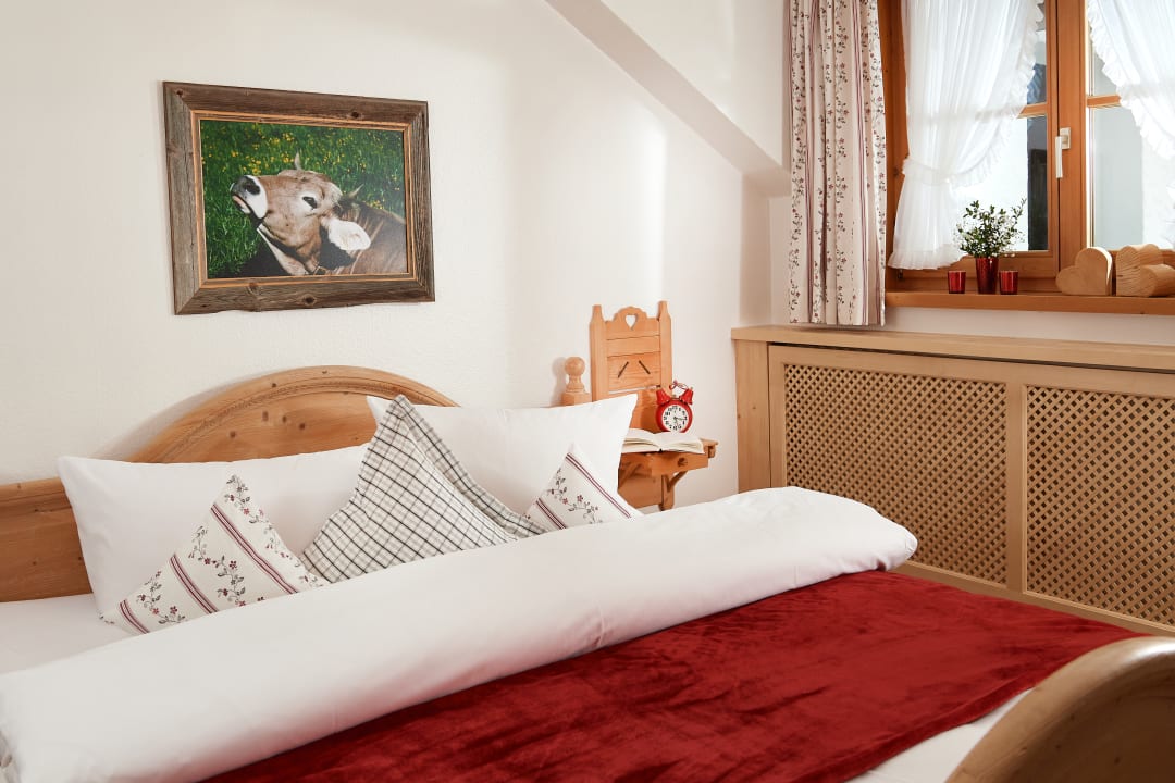 Zimmer Landgasthof und Ferienwohnungen Almenhof