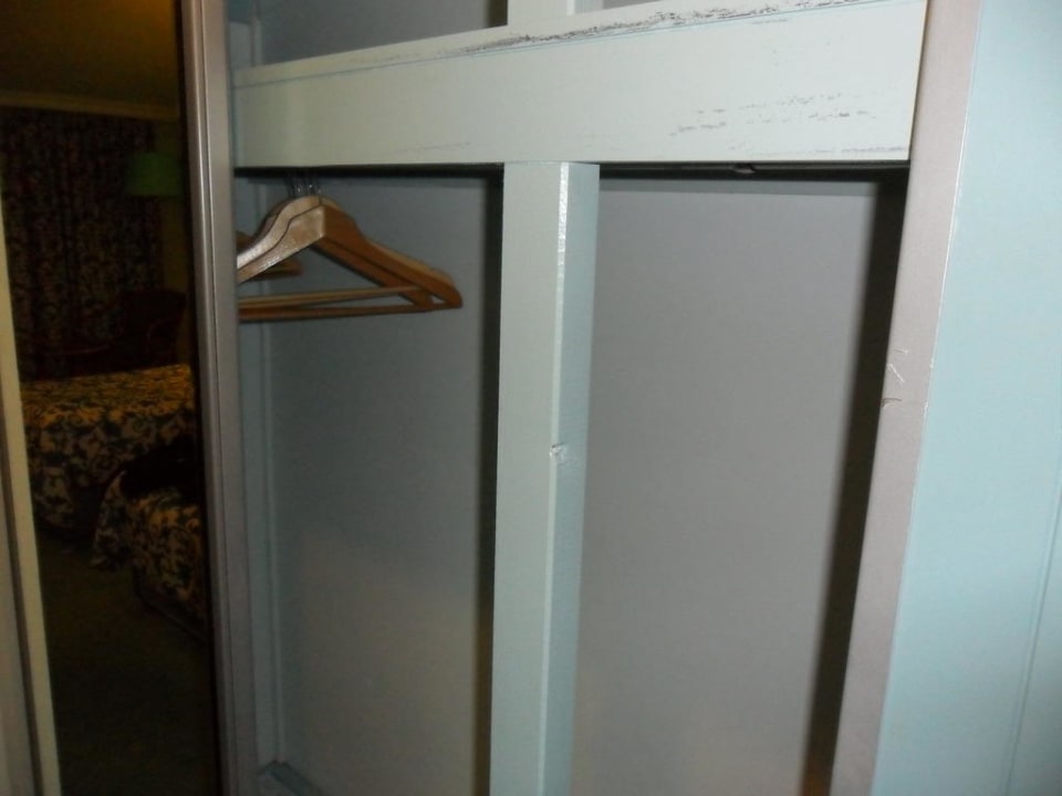 Schrank Belconti Resort Hotel