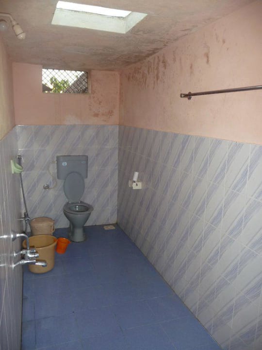 Dusche und WC Shanti Guest House