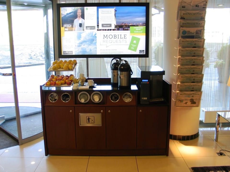 Lobby Hotel Courtyard by Marriott Düsseldorf Hafen