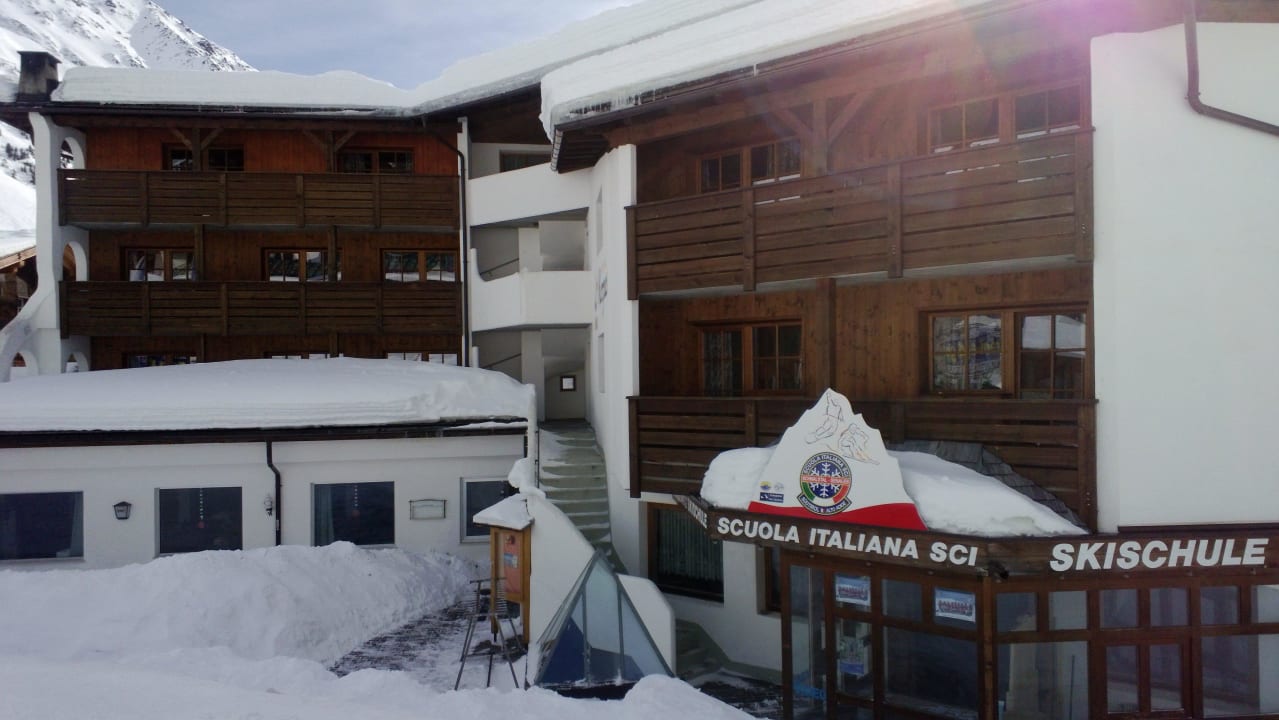 Hotel Rückseite Sporthotel Kurzras